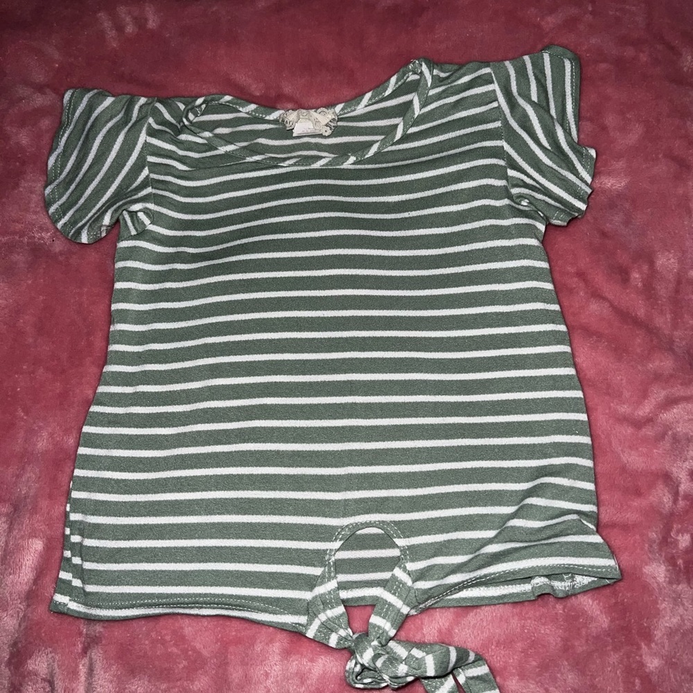 Green & white striped tee